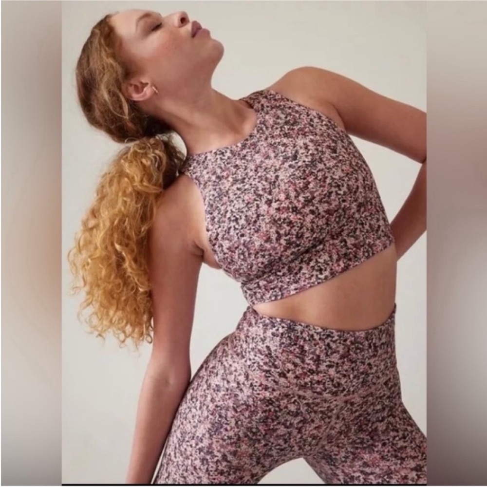 NWOT Athleta Conscious Crop Printed D-DD